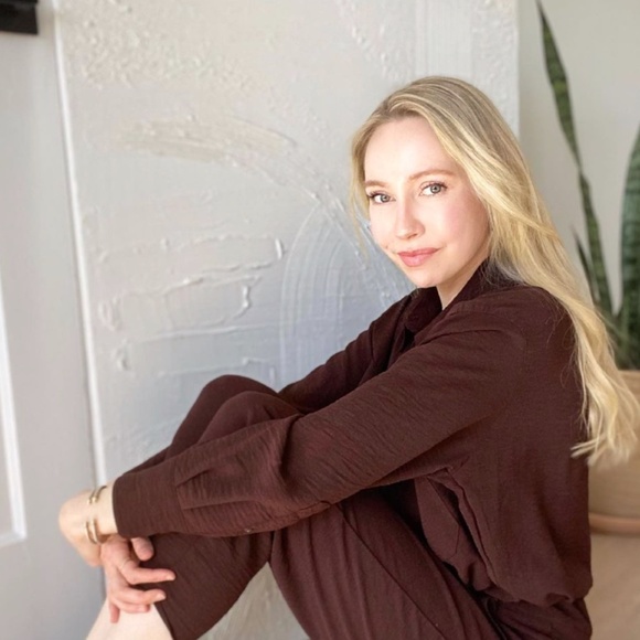 Meet your Posher, Lauren - Picture 1 of 4